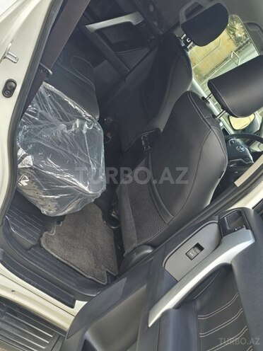 Toyota Land Cruiser Prado-16