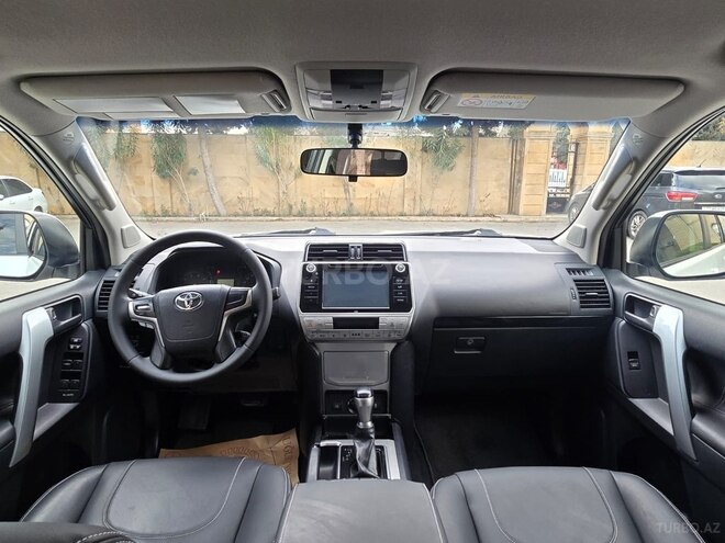 Toyota Land Cruiser Prado-8