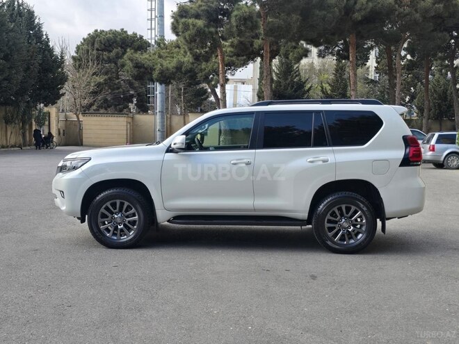 Toyota Land Cruiser Prado-7