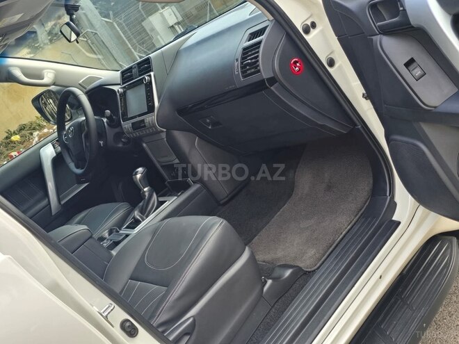 Toyota Land Cruiser Prado-15