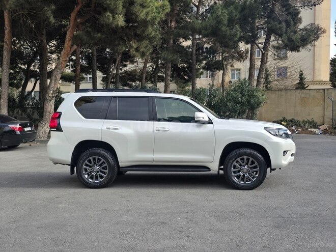 Toyota Land Cruiser Prado-9