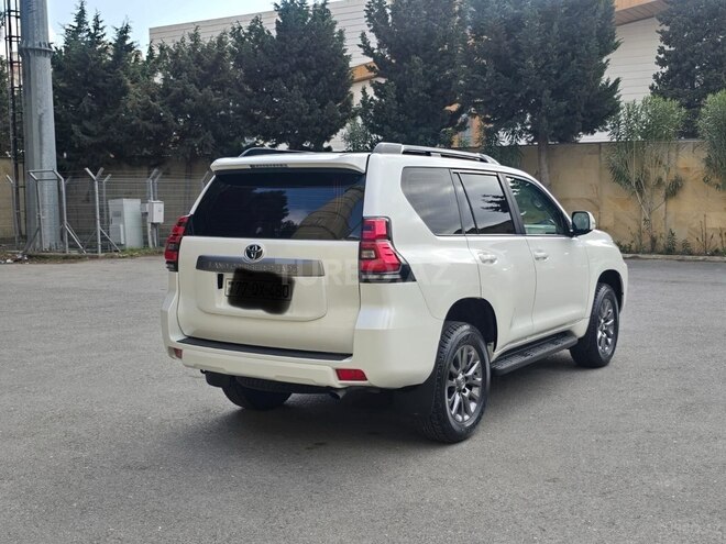 Toyota Land Cruiser Prado-4