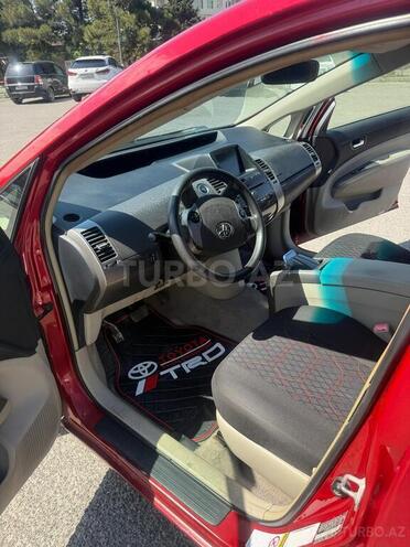 Toyota Prius-8