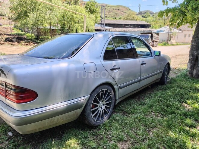 Mercedes E 240 1997, 300,000 km - 2.4 l - Daşkəsən