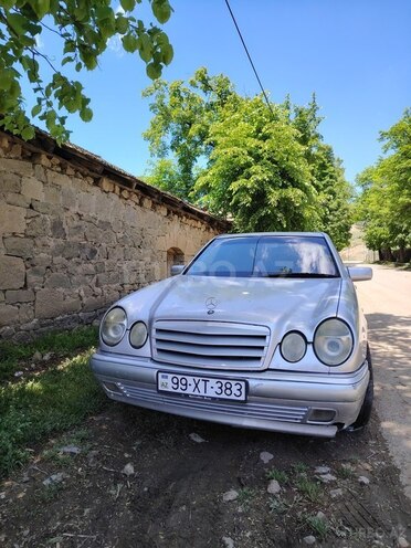 Mercedes E 240 1997, 300,000 km - 2.4 l - Daşkəsən