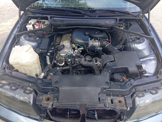 BMW 318 1998, 379,001 km - 1.9 l - Sumqayıt