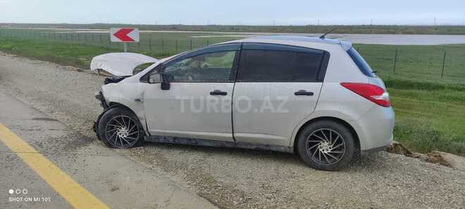 Nissan Tiida 2011, 75,000 km - 1.5 л - Bakı