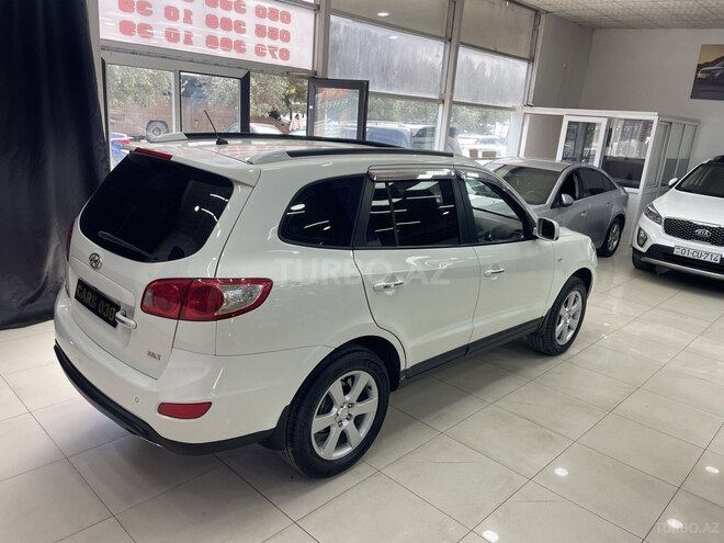 Hyundai Santa Fe-10