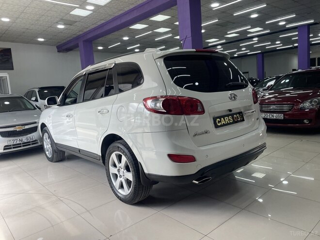 Hyundai Santa Fe-12