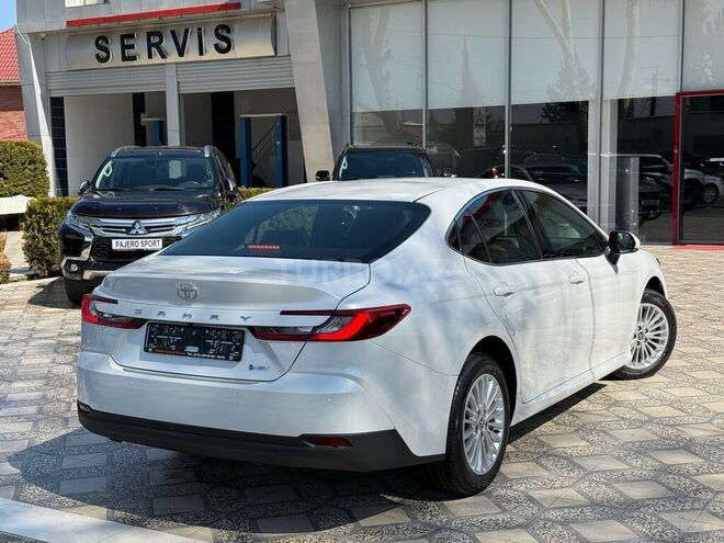 Toyota Camry-7