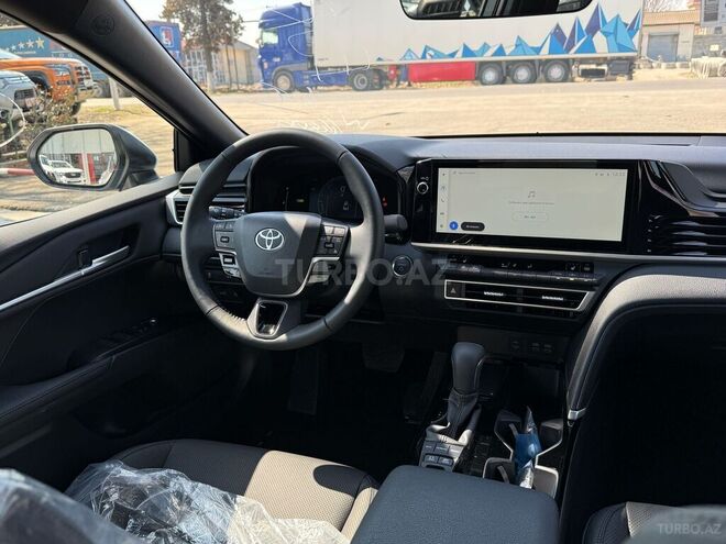 Toyota Camry-13