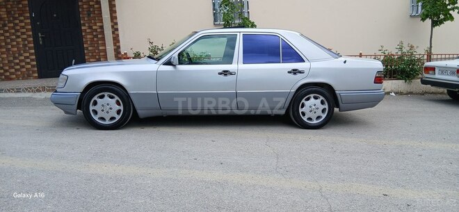 Mercedes E 220 1994, 450,000 km - 2.2 л - Bakı
