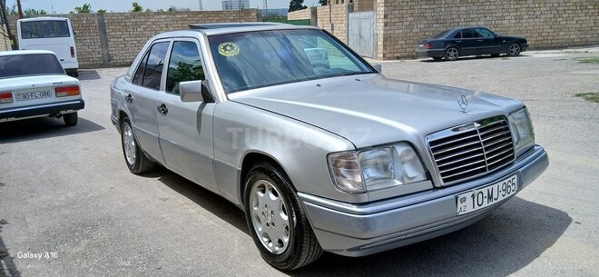 Mercedes E 220 1994, 450,000 km - 2.2 л - Bakı