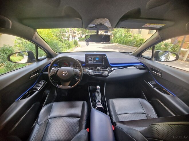 Toyota C-HR 2019, 67,000 km - 1.2 l - Bakı