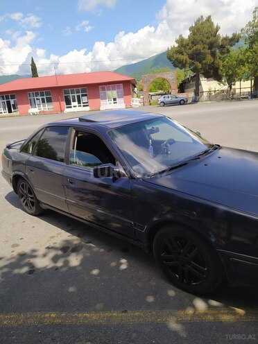 Audi  1991, 300,000 km - 2.3 l - Qax