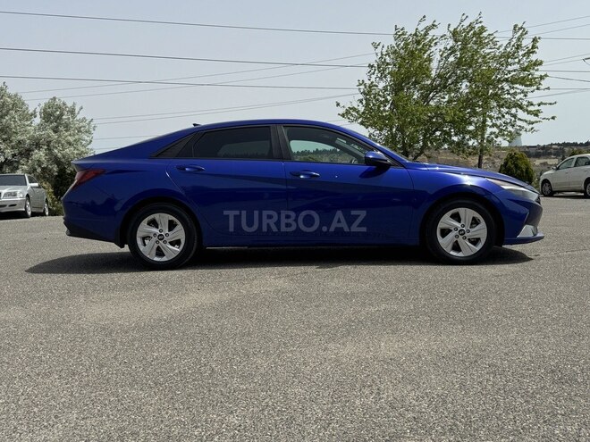Hyundai Elantra-4