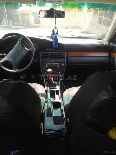 Audi  1991, 300,000 km - 2.3 l - Qax