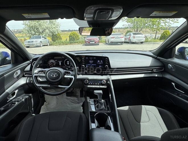 Hyundai Elantra-9