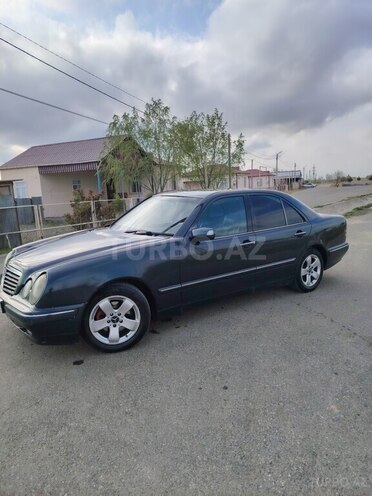 Mercedes E 220 d 2000, 450,000 km - 2.2 л - Bakı