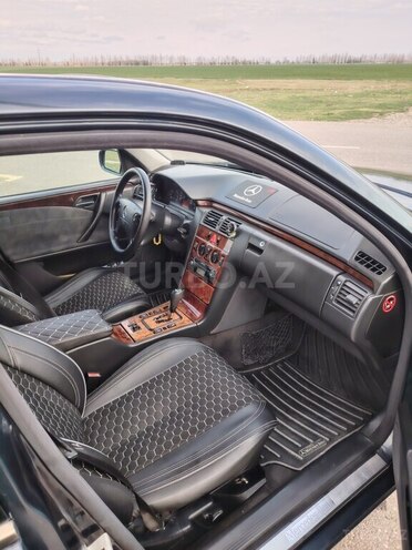 Mercedes E 220 d 2000, 450,000 km - 2.2 л - Bakı