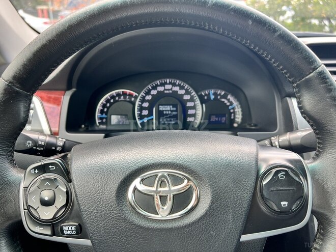 Toyota Camry-7