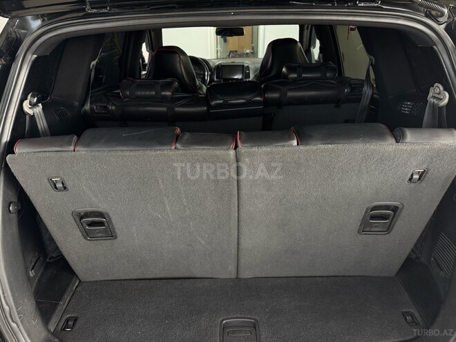 Hyundai Santa Fe-13