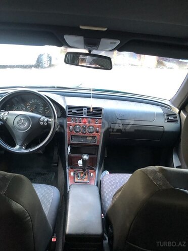 Mercedes C 200 2000, 421,000 km - 2.0 л - Bakı