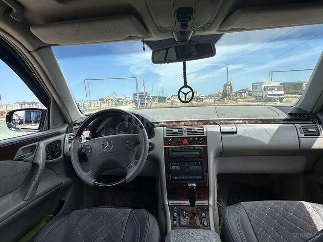 Mercedes E 320 4MATIC 2001, 432,000 km - 3.2 l - Bakı