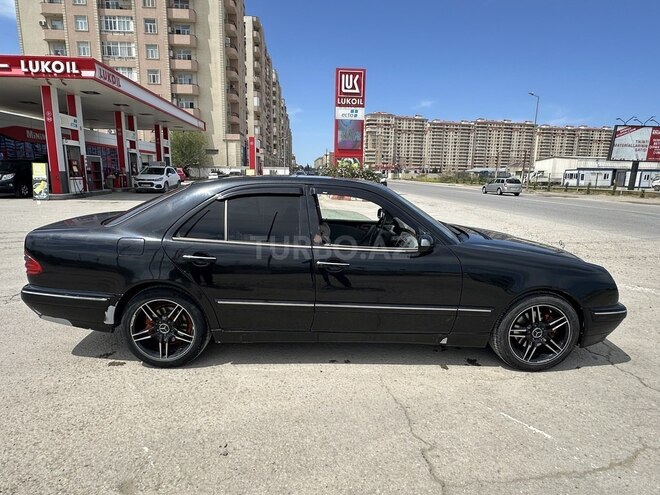 Mercedes E 320 4MATIC 2001, 432,000 km - 3.2 l - Bakı