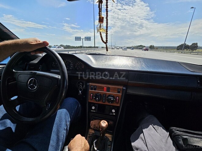 Mercedes E 220 1995, 460,000 km - 2.2 l - Bakı