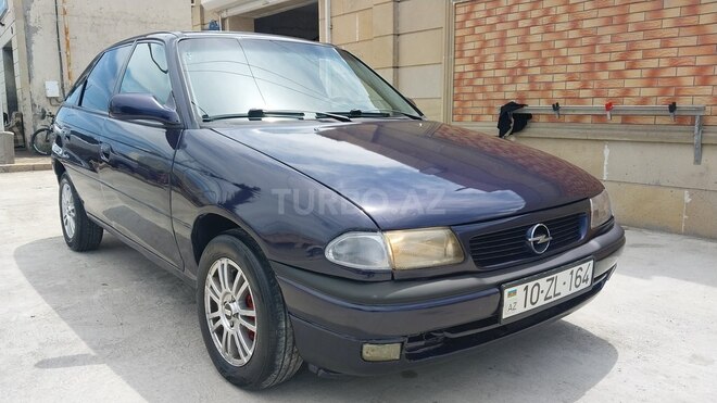 Opel Astra 1996, 320,000 km - 1.6 l - Bakı