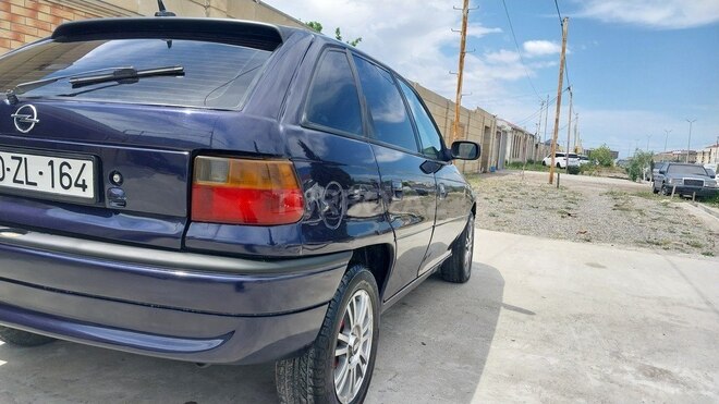Opel Astra 1996, 320,000 km - 1.6 l - Bakı