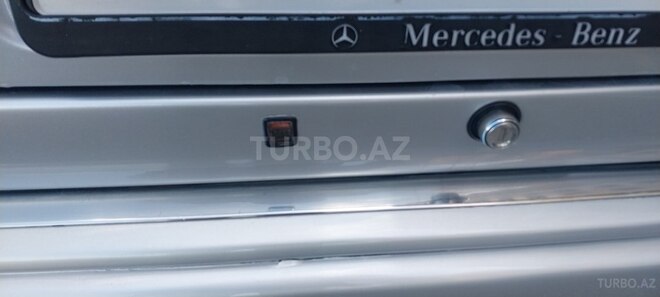 Mercedes E 220 1995, 266,000 km - 2.2 l - Sumqayıt