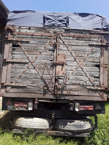 ZIL 130 1984, 150,000 km - 4.5 l - Yevlax