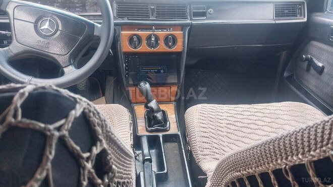 Mercedes 190 1992, 300,000 km - 2.0 l - Sumqayıt
