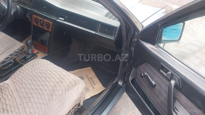 Mercedes 190 1992, 300,000 km - 2.0 l - Sumqayıt