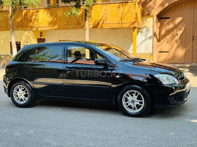 Toyota Corolla 2004, 320,522 km - 1.4 l - Göygöl