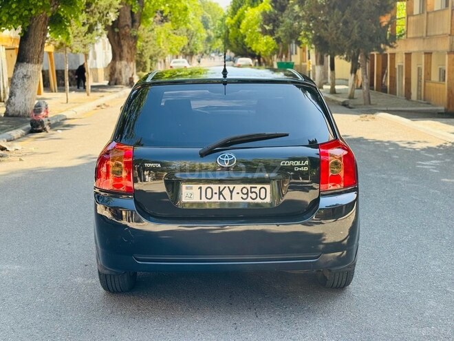 Toyota Corolla 2004, 320,522 km - 1.4 l - Göygöl