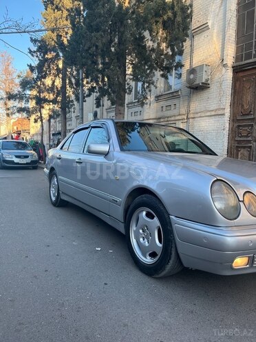 Mercedes E 280 1998, 380,000 km - 2.8 l - Gəncə