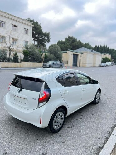 Toyota Aqua 2018, 95,000 km - 1.5 l - Bakı