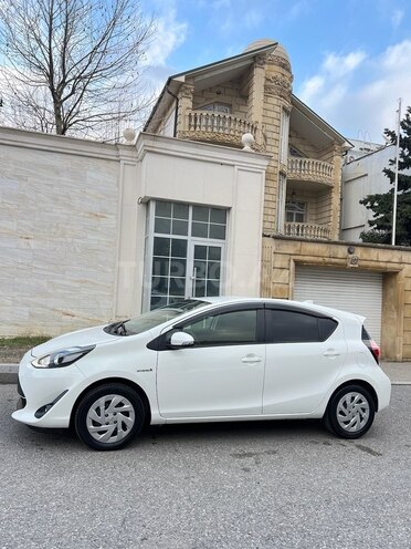 Toyota Aqua 2018, 95,000 km - 1.5 l - Bakı