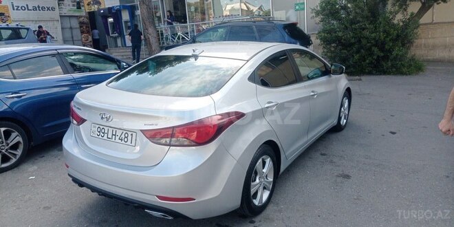 Hyundai Elantra 2015, 137,000 km - 2.0 l - Bakı