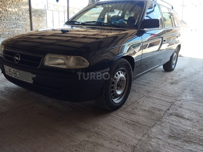 Opel Astra 1994, 677,000 km - 1.6 l - Qazax