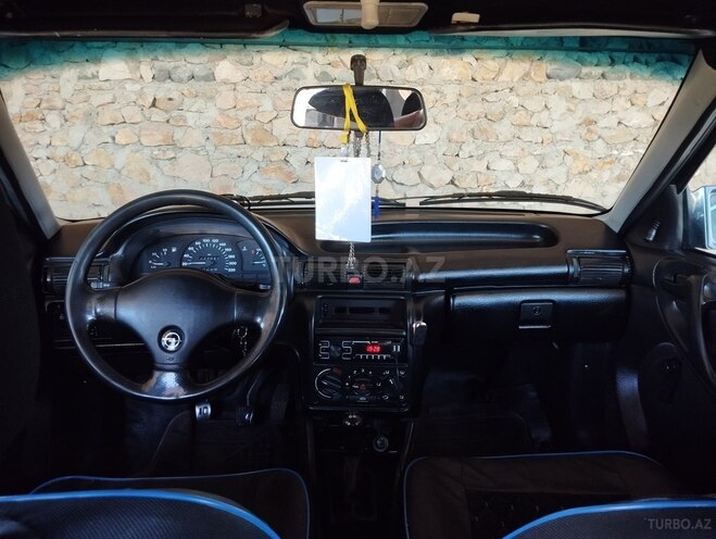 Opel Astra 1994, 677,000 km - 1.6 l - Qazax