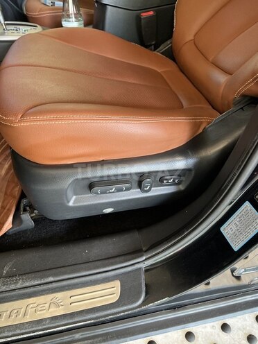 Hyundai Santa Fe-15