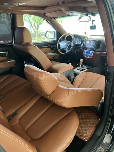 Hyundai Santa Fe-13