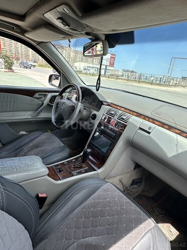 Mercedes E 320 2001, 432,000 km - 3.2 л - Bakı