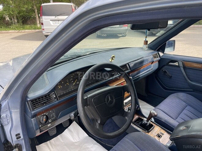 Mercedes E 200 1992, 280,000 km - 2.0 l - Bakı