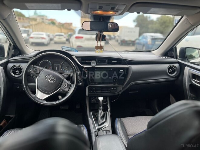 Toyota Corolla 2017, 190,000 km - 1.8 l - Bakı