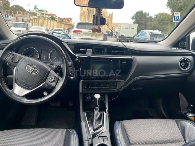 Toyota Corolla 2017, 190,000 km - 1.8 l - Bakı
